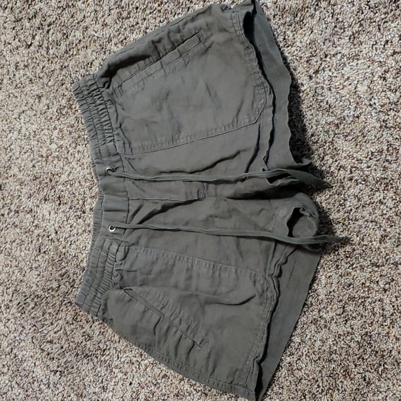 LOWEST PRICE-Shorts - Picture 1 of 2